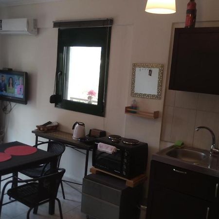 Garden Maisonnette 2-Bedrooms Sleeps 6 Adults 200M From Sandy Beach Aszproválta Kültér fotó