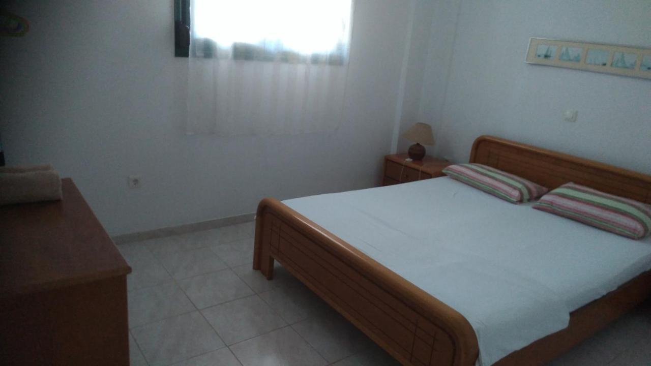 Garden Maisonnette 2-Bedrooms Sleeps 6 Adults 200M From Sandy Beach Aszproválta Kültér fotó