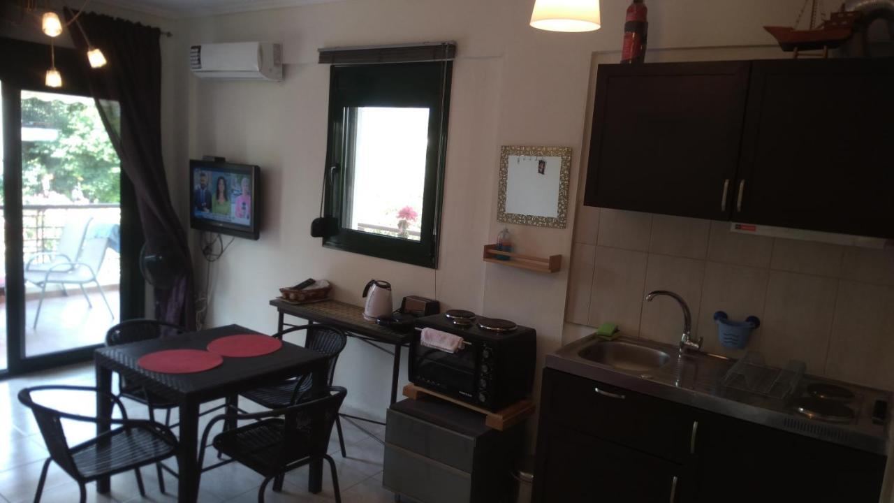 Garden Maisonnette 2-Bedrooms Sleeps 6 Adults 200M From Sandy Beach Aszproválta Kültér fotó