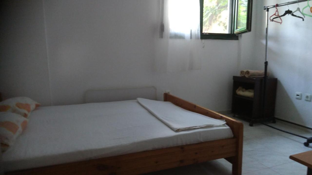 Garden Maisonnette 2-Bedrooms Sleeps 6 Adults 200M From Sandy Beach Aszproválta Kültér fotó