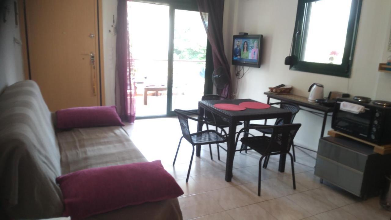 Garden Maisonnette 2-Bedrooms Sleeps 6 Adults 200M From Sandy Beach Aszproválta Kültér fotó