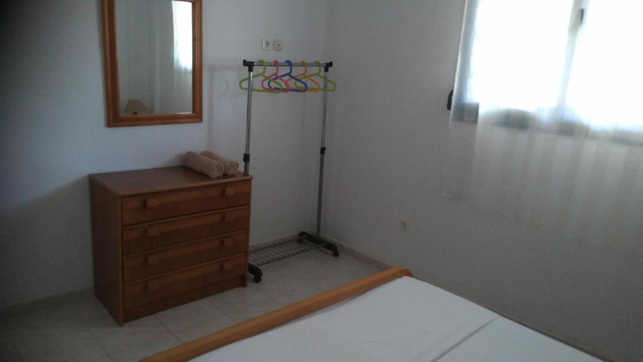 Garden Maisonnette 2-Bedrooms Sleeps 6 Adults 200M From Sandy Beach Aszproválta Kültér fotó