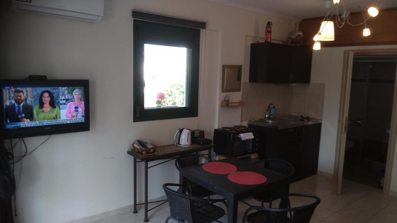 Garden Maisonnette 2-Bedrooms Sleeps 6 Adults 200M From Sandy Beach Aszproválta Kültér fotó