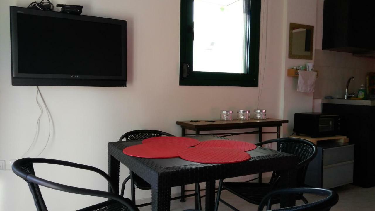 Garden Maisonnette 2-Bedrooms Sleeps 6 Adults 200M From Sandy Beach Aszproválta Kültér fotó