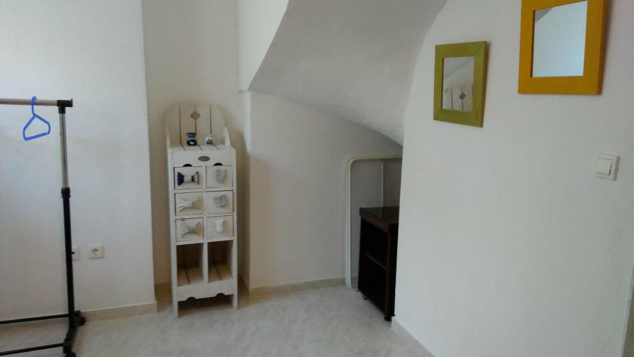 Garden Maisonnette 2-Bedrooms Sleeps 6 Adults 200M From Sandy Beach Aszproválta Kültér fotó